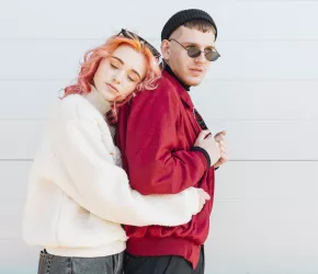 žena a muž zamilovaní