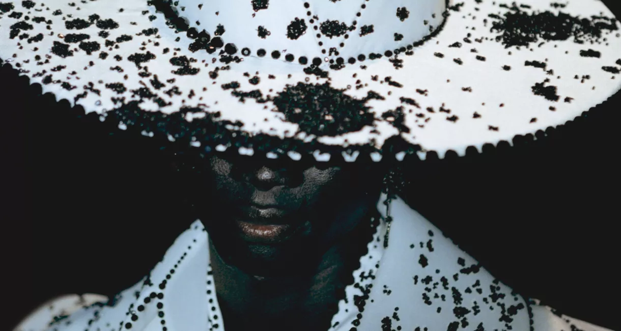 backstage kolekce Couture FW 2025 pro Robert Wun