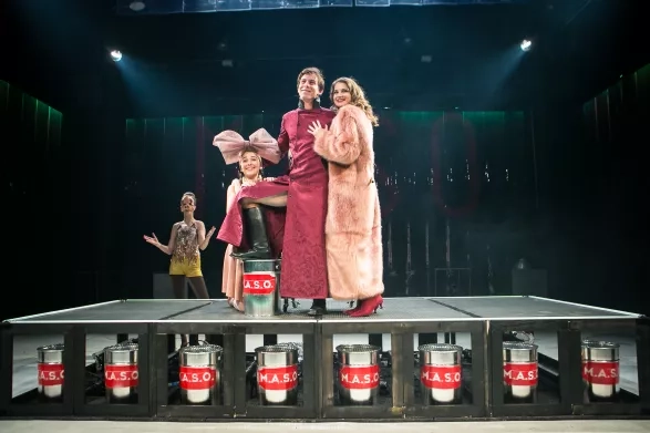 Divadlo DISK: Žranice Divadlo DISK: Žranice