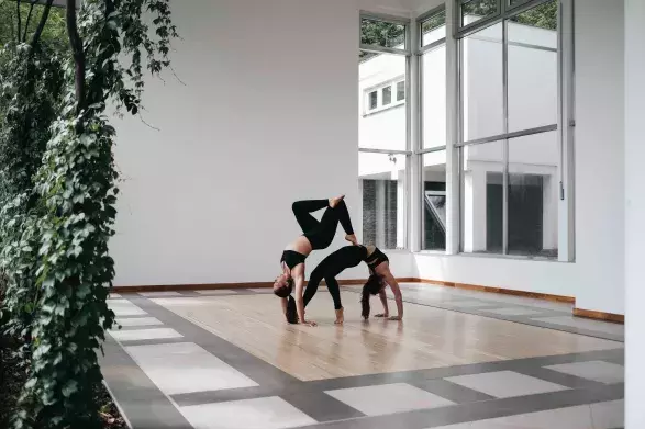 Letní edice projektu Yoga & Special Places ve vile na Barrandově
