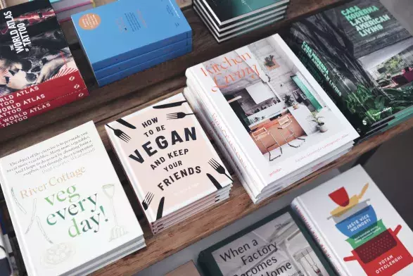 ELLE & Book Therapy: co si přečíst v měsíci červnu