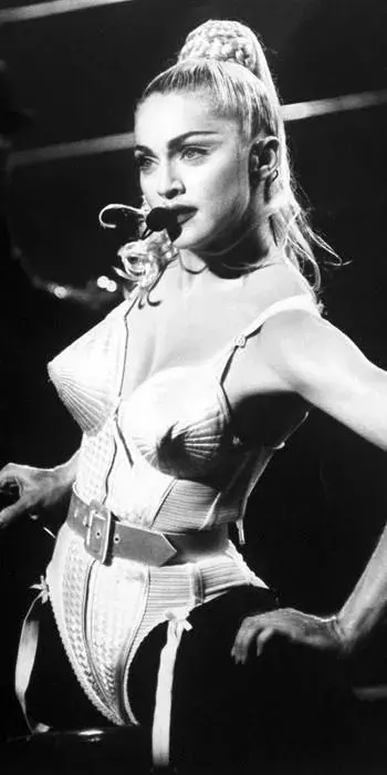 MAKE-UP TRENDY NA PODZIM 2019! https://www.elle.cz/schvalovacka/ebc-make-trendy-na-podzim-2019 