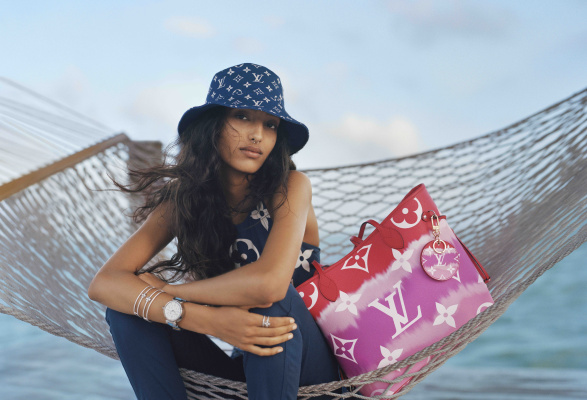 Louis Vuitton představuje batiku a nekonečné snění o létě