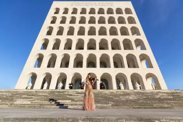 Máte plány na víkend? Poslechtěte si online koncert Fendi Máte plány na víkend? Poslechtěte si online koncert Fendi