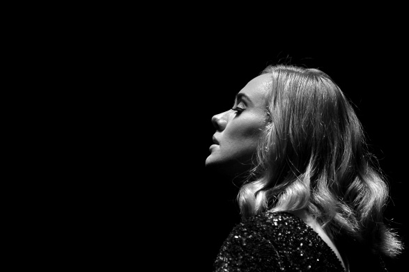 Adele na jednom z koncertů k uctění památky George Michaela