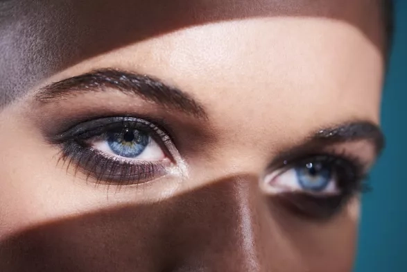 Zaostřeno na obočí: Největší trendy roku 2021