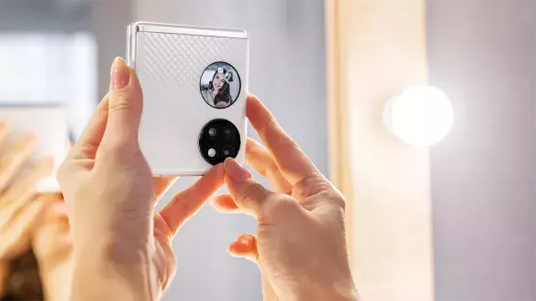 Monika Bagárová pro Huawei