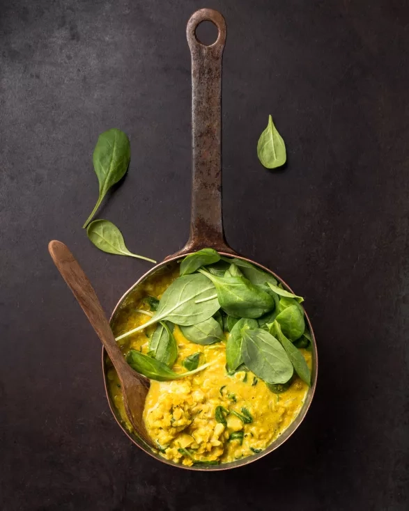 Čočkový dhal s květákem 