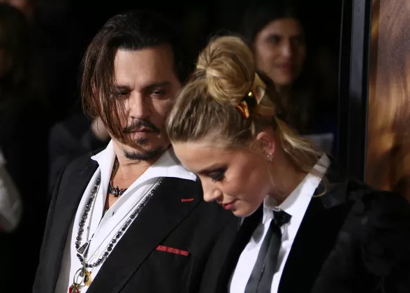 Johnny Depp v soudním sporu porazil Amber Heard