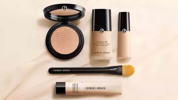 Makeup, korektor a rozjasnovac