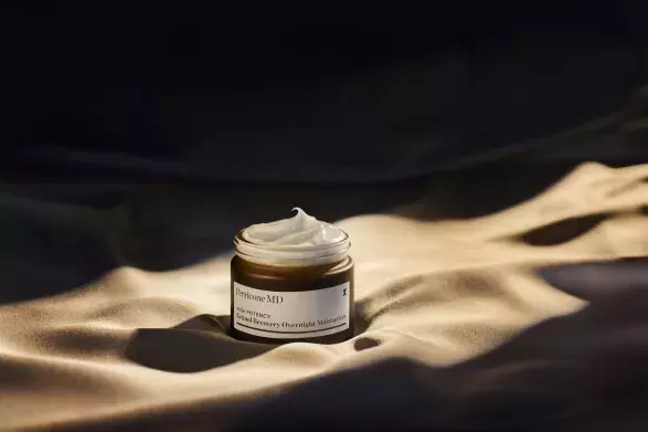 Noční krém s retinolem pro obnovu pleti