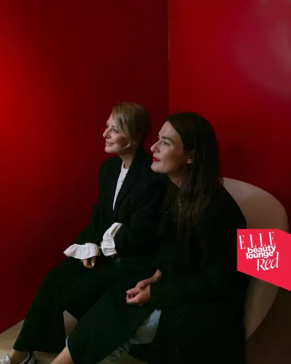 ELLe Beauty Lounge Red