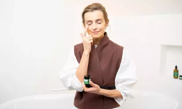 Péče o oční okolí se značkou Antipodes