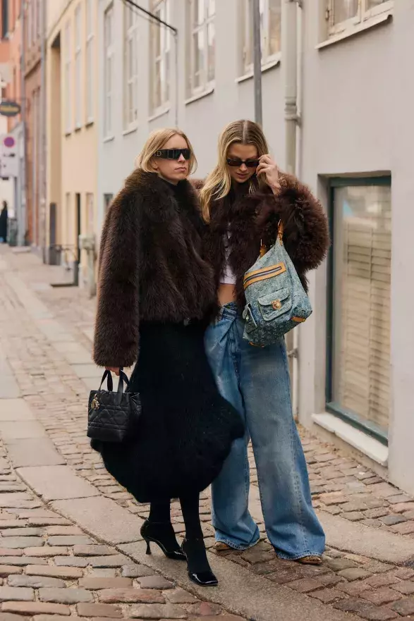 Penny faux fur, Kodaň, streetstyle FW25 Penny faux fur, Kodaň, streetstyle FW25
