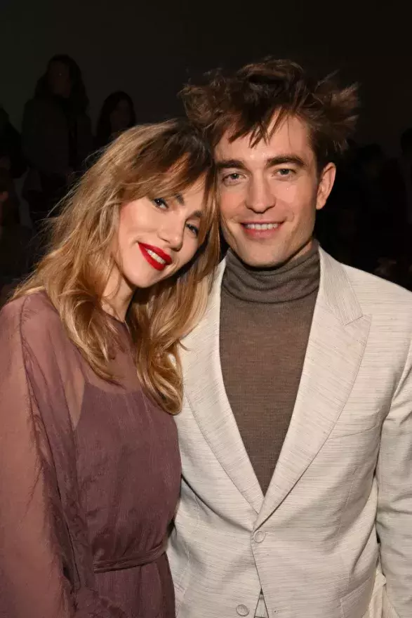 Robert Pattinson a Suki Waterhouse