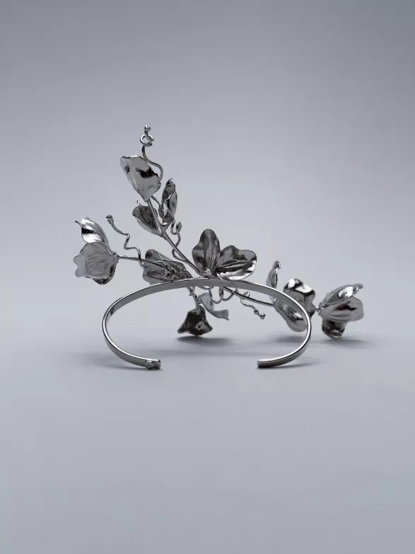 Květinový náramek Květinový náramek