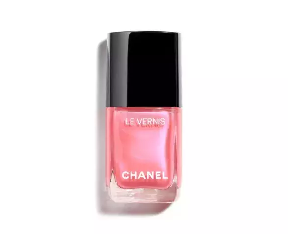 Lak na nehty Le Vernis, odstín 361 PIONNIÈRE, Chanel, 890 Kč Lak na nehty Le Vernis, odstín 361 PIONNIÈRE, Chanel, 890 Kč
