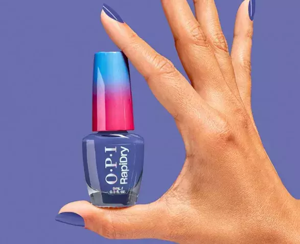 Ryhleschnoucí lak na nehty Rapidry, OPI, Notino, 190 Kč Ryhleschnoucí lak na nehty Rapidry, OPI, Notino, 190 Kč