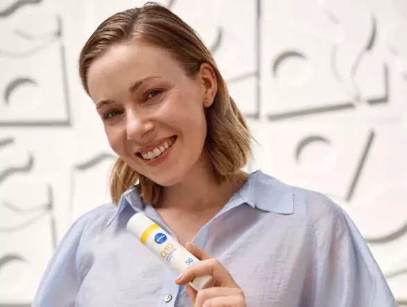 Herečka Agáta Kryštůfková doporučuje nový produkt s SPF