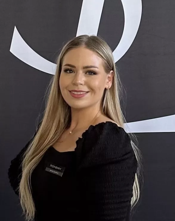 Monika Zvaríková Monika Zvaríková