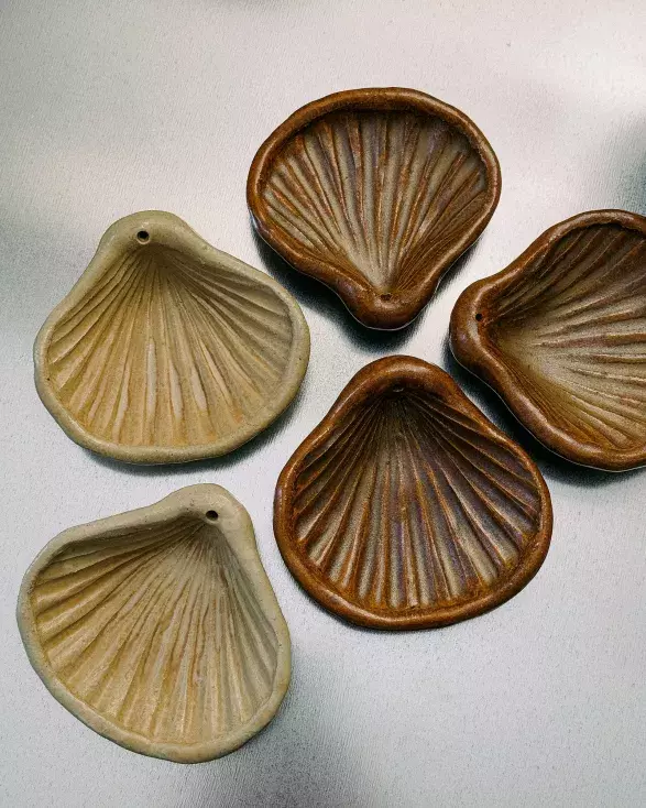 Keramický držák na vonné tyčinky Keramický držák na vonné tyčinky