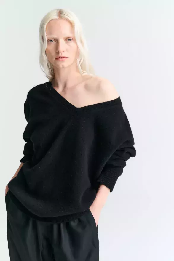 V-neck, Rhea V-neck, Rhea