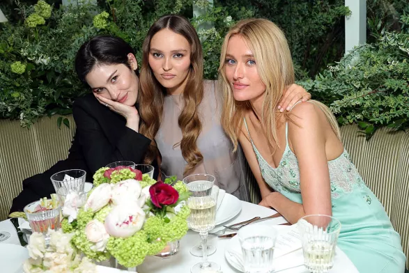 Gracie Abrams, Lily-Rose Depp a Sarah Pidgeon