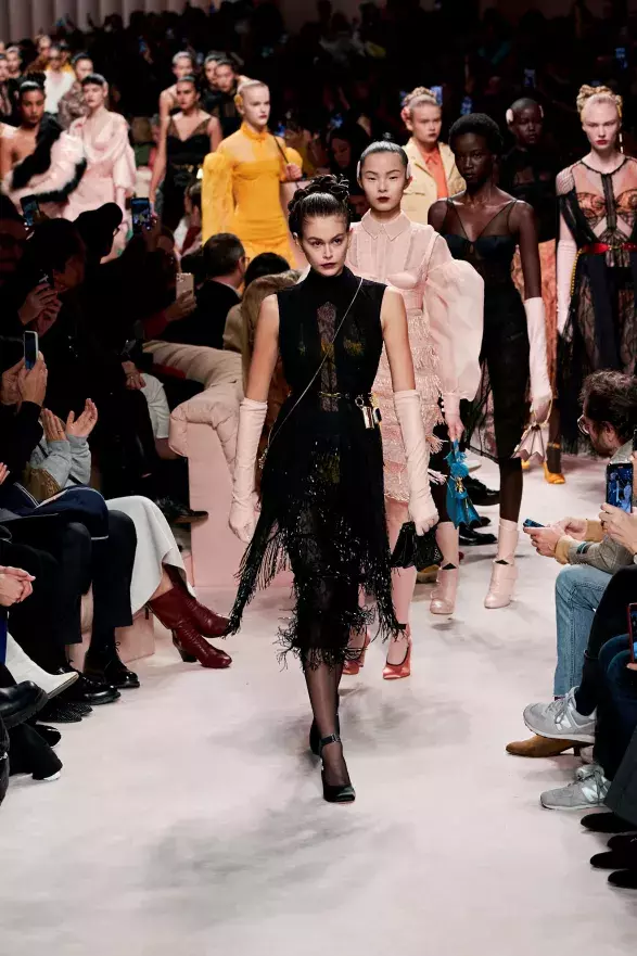 Kaia Gerber na Fendi přehlídce Kaia Gerber na Fendi přehlídce