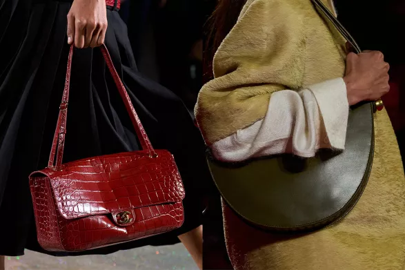 Burgundy a khaki Burgundy a khaki