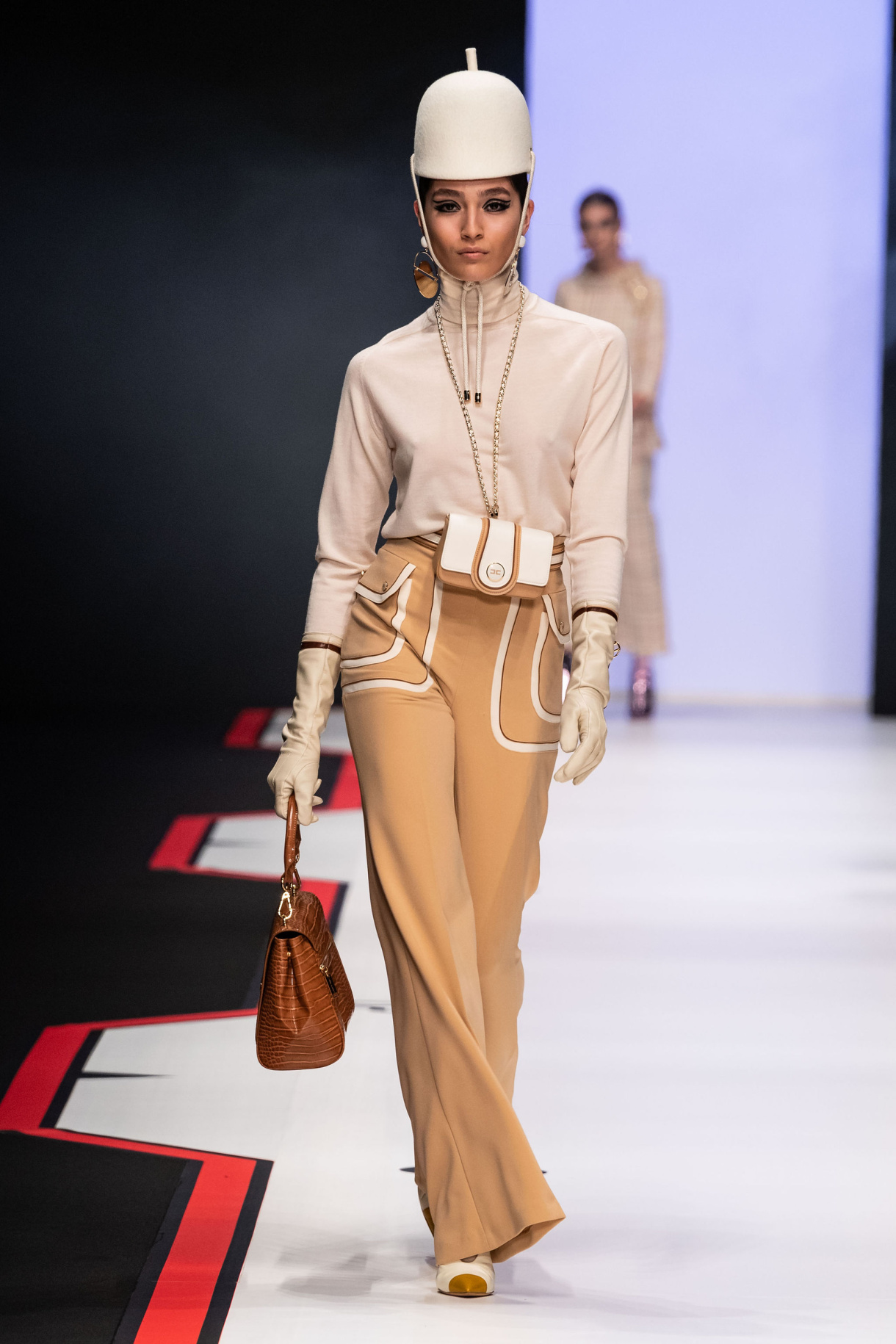 Galerie: Milan Fashion Week: na slovíčko s Elisabettou Franchi | Elle.cz