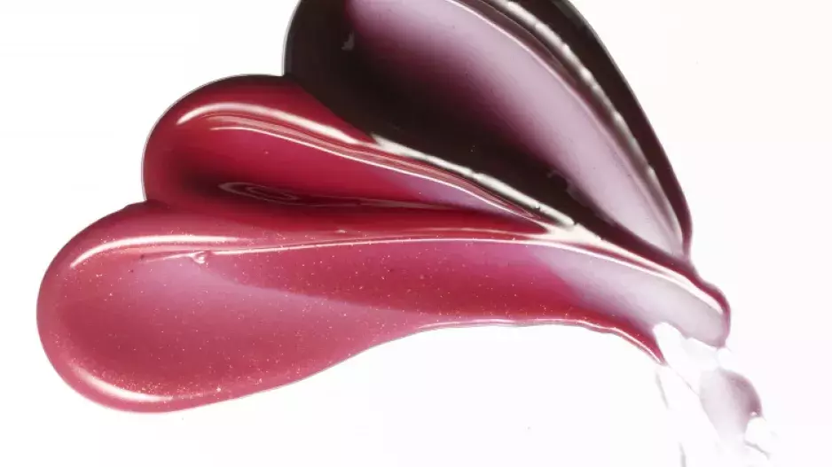 Proč je z lesků na rty must have sezony?