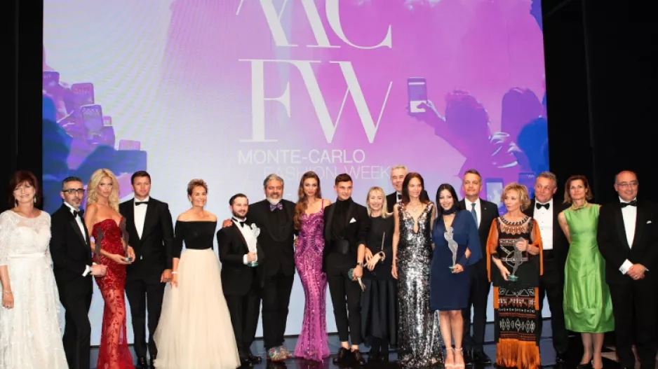 Úspěšný český designér obdržel v rámci Monte Carlo Fashion Weeku ocenění za inovativní a udržitelný přístup k módní tvorbě. 