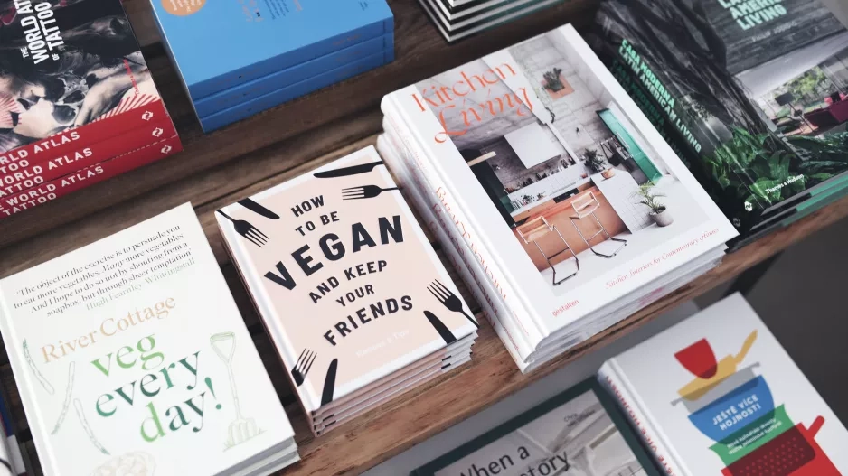 ELLE & Book Therapy: co si přečíst v měsíci červnu