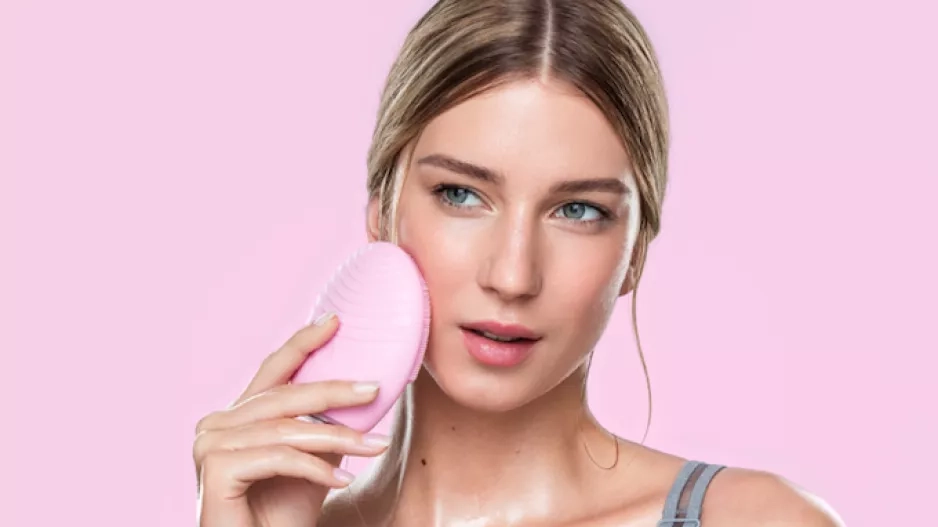 Luna 3 - masážní a čistící kartáček v jednom