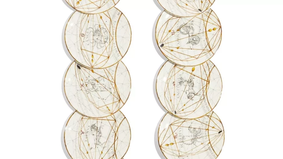 dezertni talířky se znamením horoskopu, Paravicini (Matchesfashion), 14 990 Kč