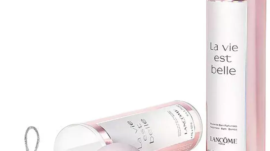 šumivé bomby do koupele, Lancôme La Vie est Belle Bath Bombs, 930 Kč