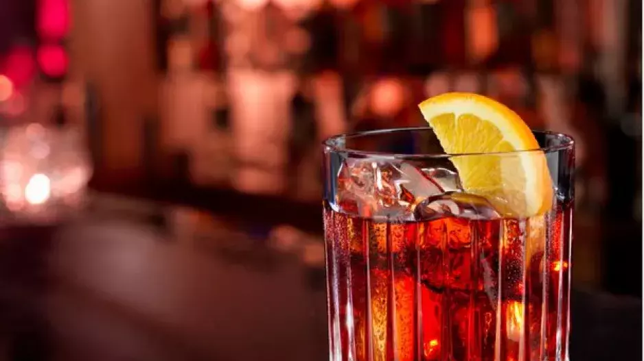 Campari Negroni koktejl