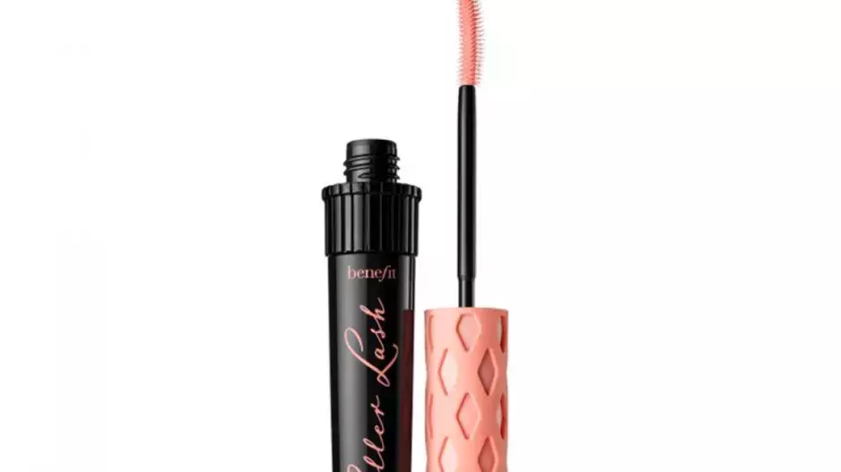 Řasenka, Roller Lash, BENEFIT COSMETICS, 830 Kč Řasenka, Roller Lash, BENEFIT COSMETICS, 830 Kč