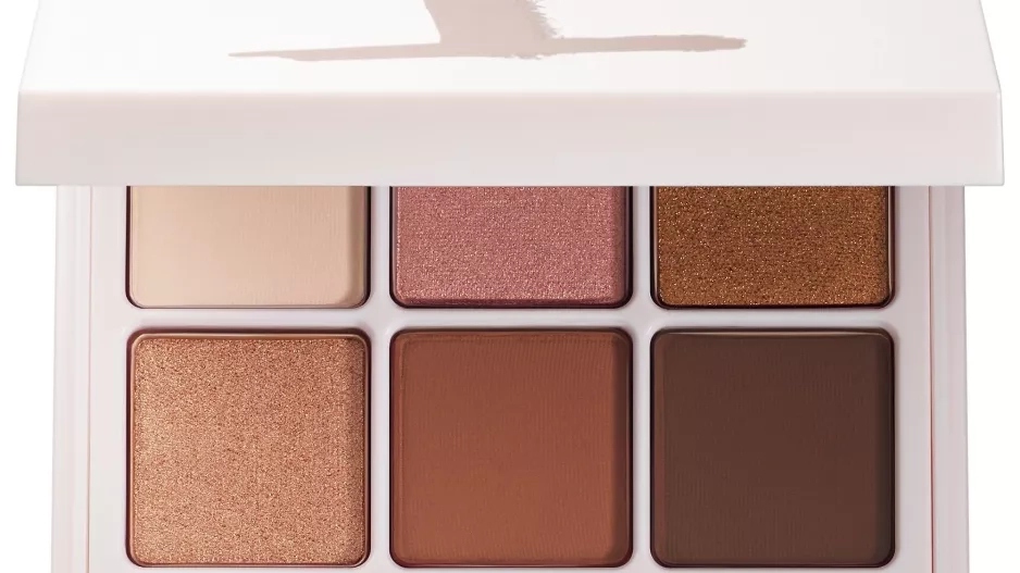 Snap Shadows Mix & Match, Fenty Beauy by Rihanna, odstín True Neutrals, Sephora, 670 Kč Snap Shadows Mix & Match, Fenty Beauy by Rihanna, odstín True Neutrals, Sephora, 670 Kč