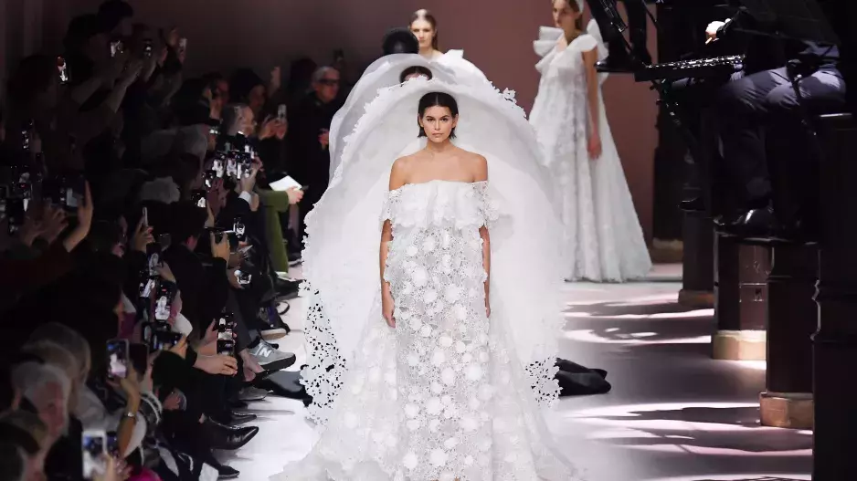 Nejkrásnější looky z týdne módy Haute Couture
