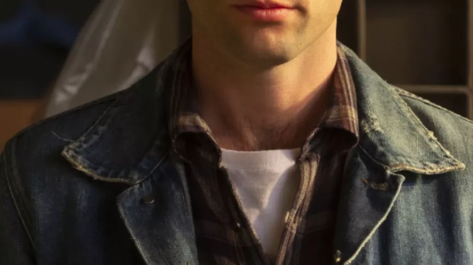 Penn Badglay nemá postavu Joe příliš v lásce Nedivíme se. V jednom ze svých rozhovorů vysvětlil následující: „Je toho hodně, co se mi na Joeovi nelíbí, ale abych byl upřímný snažím se po polidštit co nejvíce to jde.” Nám se jeho verze psychopatického stalkera víc než líbí!