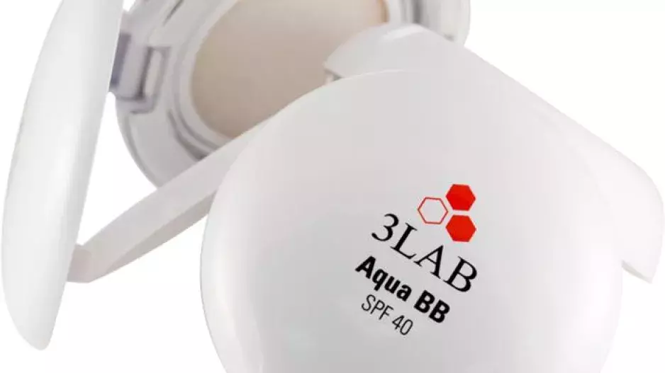 Aqua BB SPF 40, 3LAB, 2520 Kč Aqua BB SPF 40, 3LAB, 2520 Kč