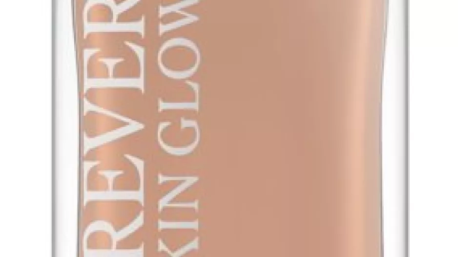 Make-up, Forever Skin Glow, DIOR, prodává Sephora, 1410 Kč Make-up, Forever Skin Glow, DIOR, prodává Sephora, 1410 Kč