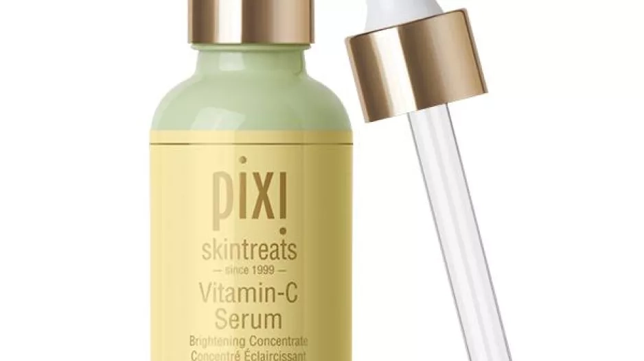 Rozjasňující sérum, Vitamin C Serum, Pixi, prodává Sephora, 890 Kč