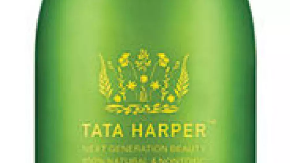 Projasňující a omlazující hydratační mlha, HYDRATING FLORAL ESSENCE, TATA HARPER, prodává Ingredients.cz, 1900 Kč