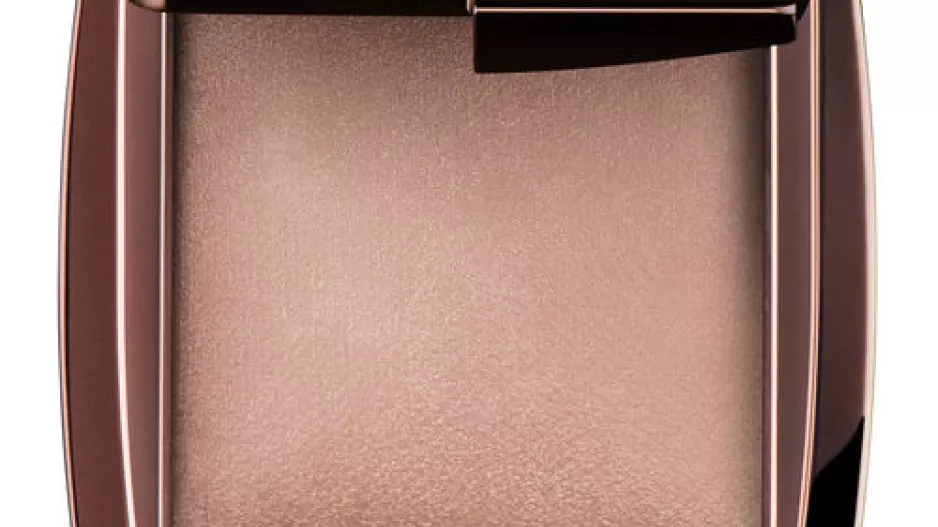 rozjasňovač, Hourglass Ambient Lighting Powder, odstín Diffused Light, 1400 Kč