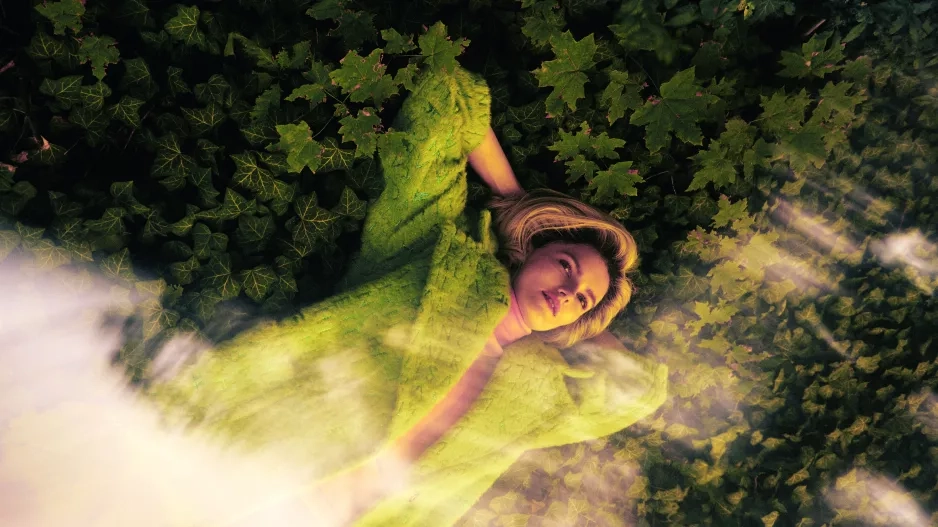 Mezi nebem a zemí_ELLE_10/2019