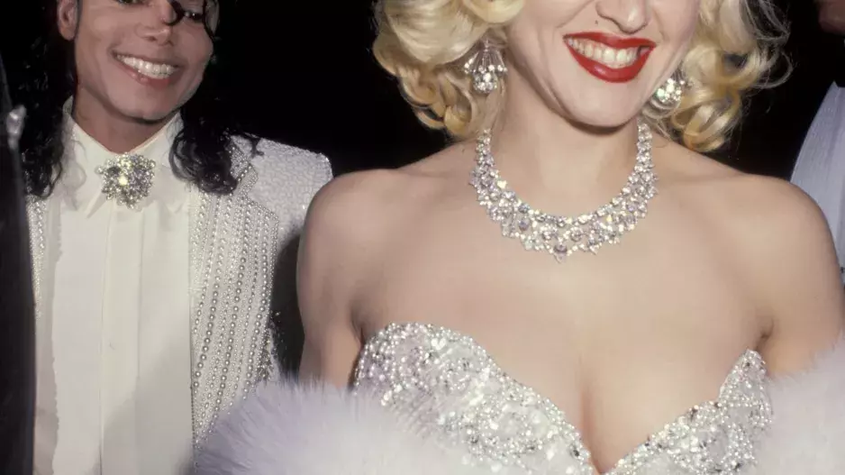 Madonna: Od "material girl" po filantropku, která zachraňuje svět Madonna: Od "material girl" po filantropku, která zachraňuje svět