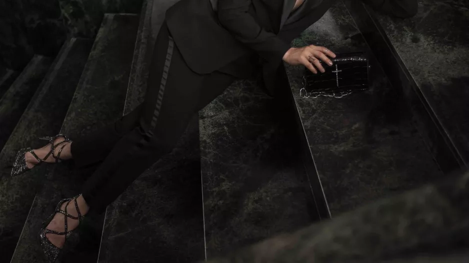 Klára Issová pro .about leather.