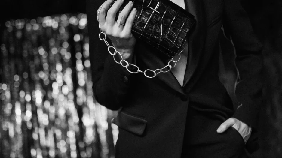 Klára Issová pro .about leather.